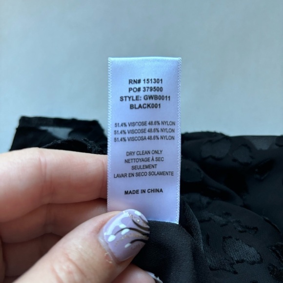 Good American Women's Midnight Black Leopard Print Satin Burnout Shorts Size 26 - Picture 11 of 11